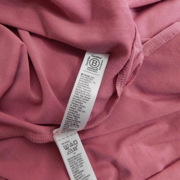 NWT! ATHLETA Essential V Neck Long Sleeve Top Shirt Tee T-Shirt Rose Pink Medium - Picture 14 of 16